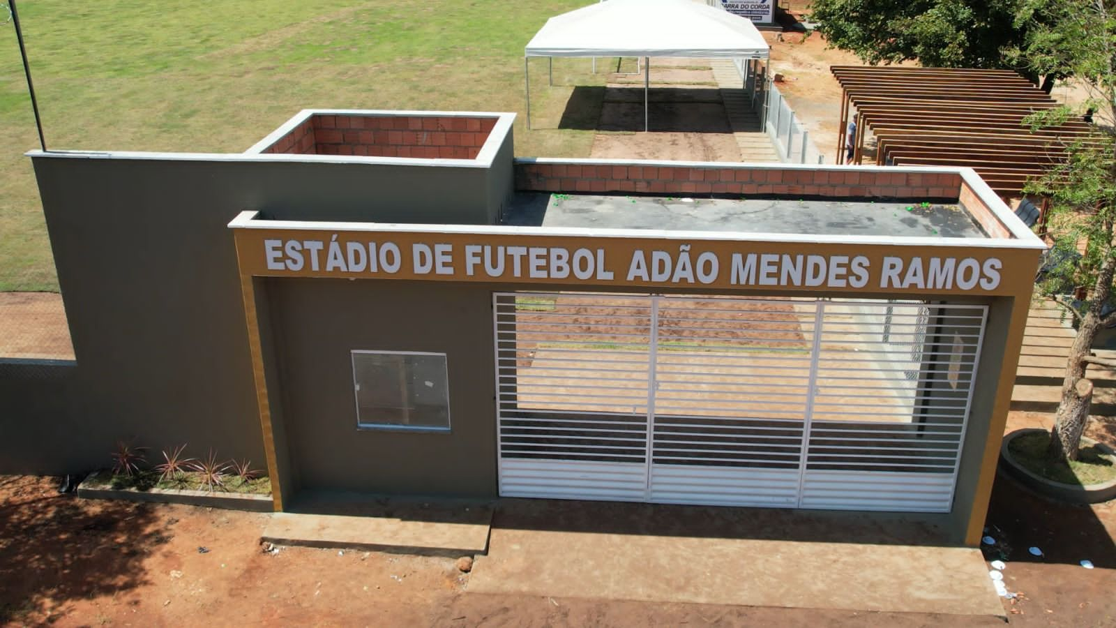 Prefeito Rigo Teles E Hildo Rocham Entregam Est Dio De Futebol Em Barra